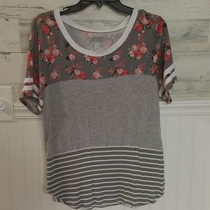 Short sleeve top